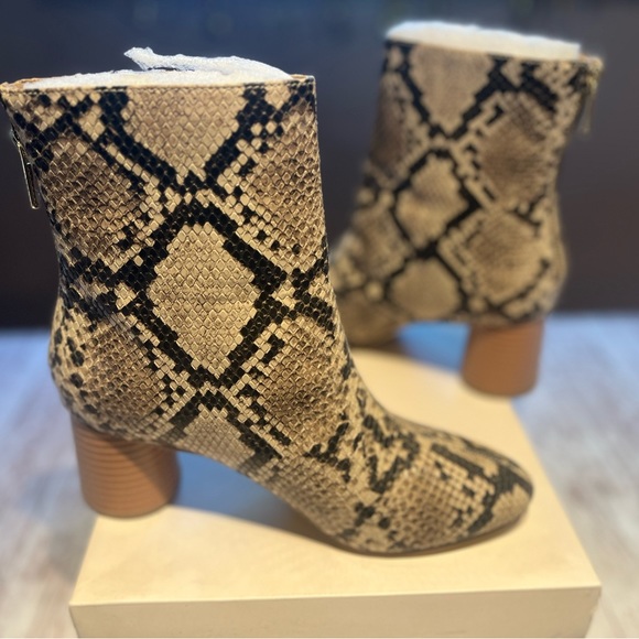 Tan Snake Leather Ankle Boot size 7.5 - Picture 2 of 5